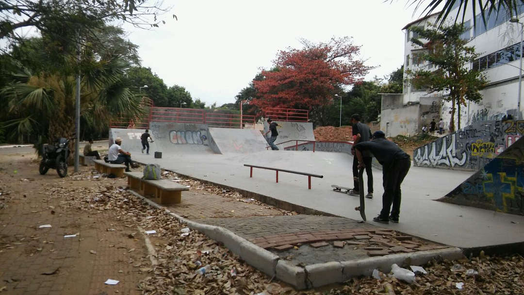 pista de skate em valadares abandonada