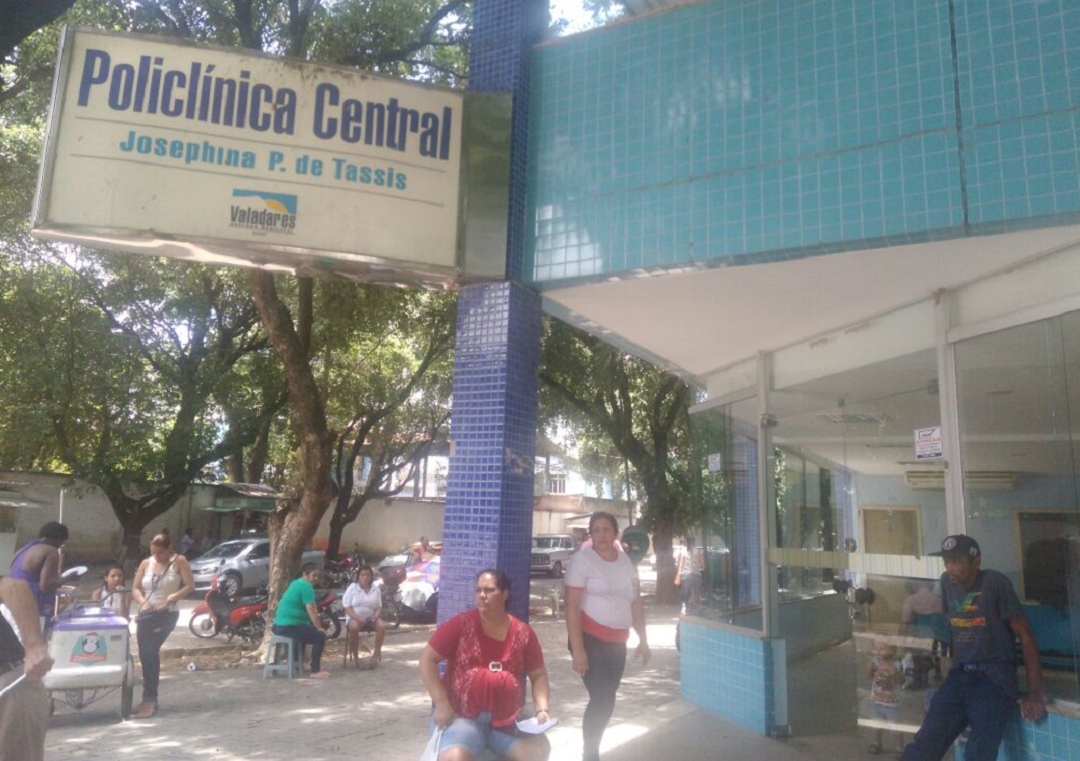 policlínica suspendeu exames