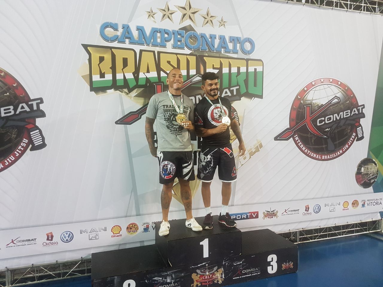alexandre ari fatura ouro