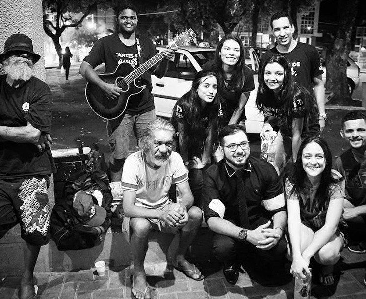 GV invisível em ação com moradores de rua