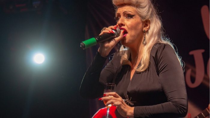 taryn szpilman encerrou o valadares jazz e blues festival