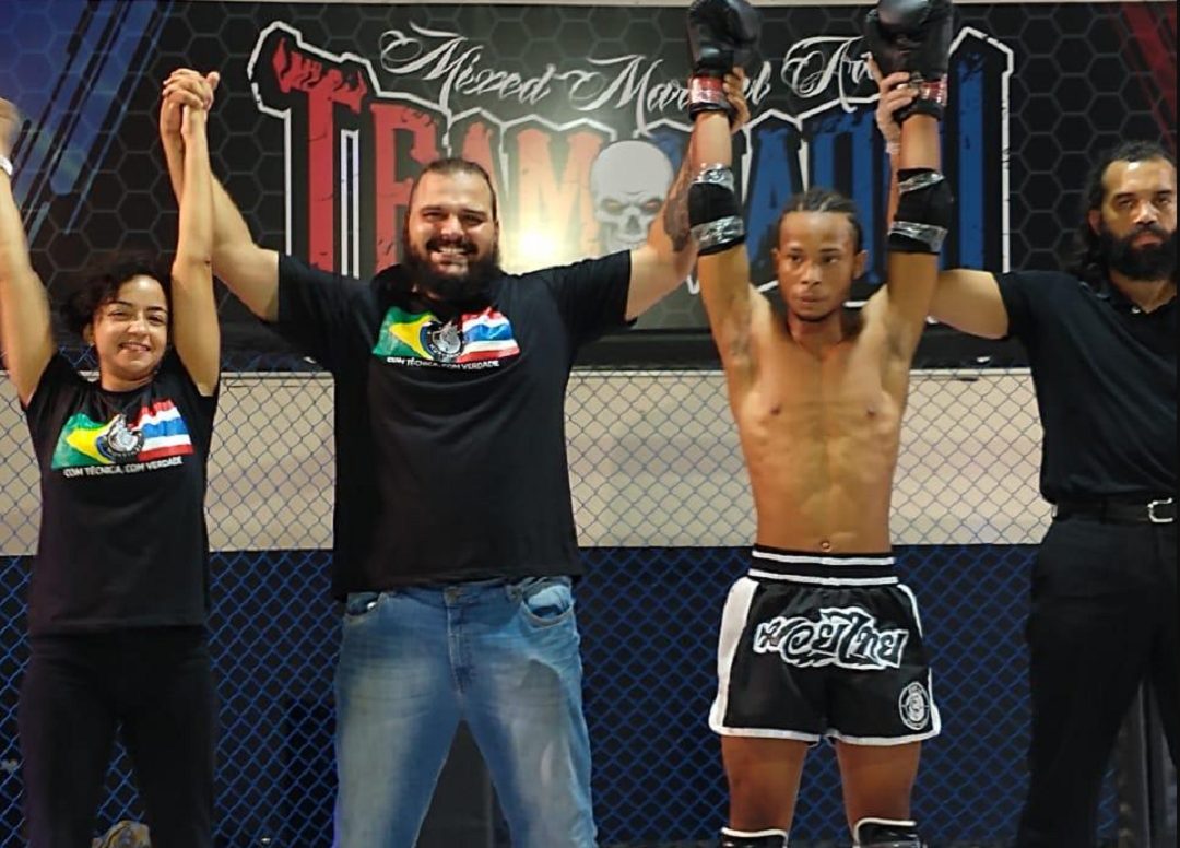 Atleta valadarense Guilherme Santos vence X1 Kombat em Contagem