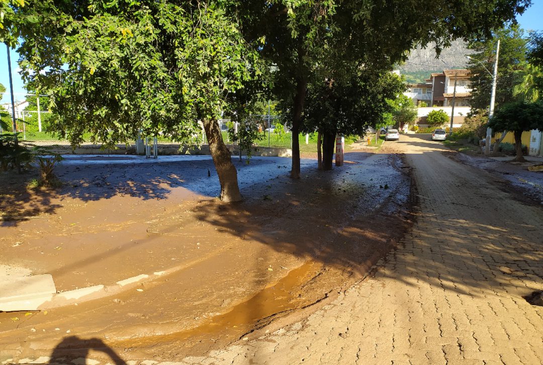 juiz suspende ações contra samarco e vale de lama na cidade