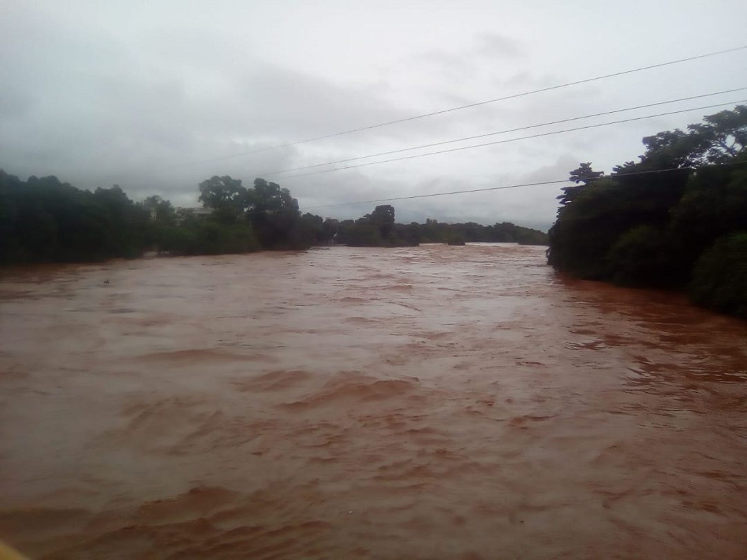 NÍVEL DO RIO DOCE SOBE MAS NÃO DEVERÁ SAIR DO LEITO