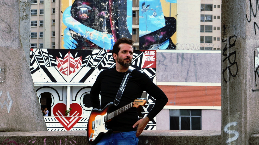 Luciano Ladeia dá show em BH e lança Elastica