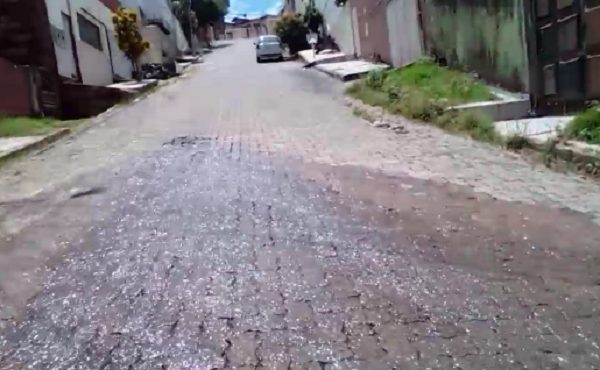 vazamento água rua monte carmelo no bairro santa helena