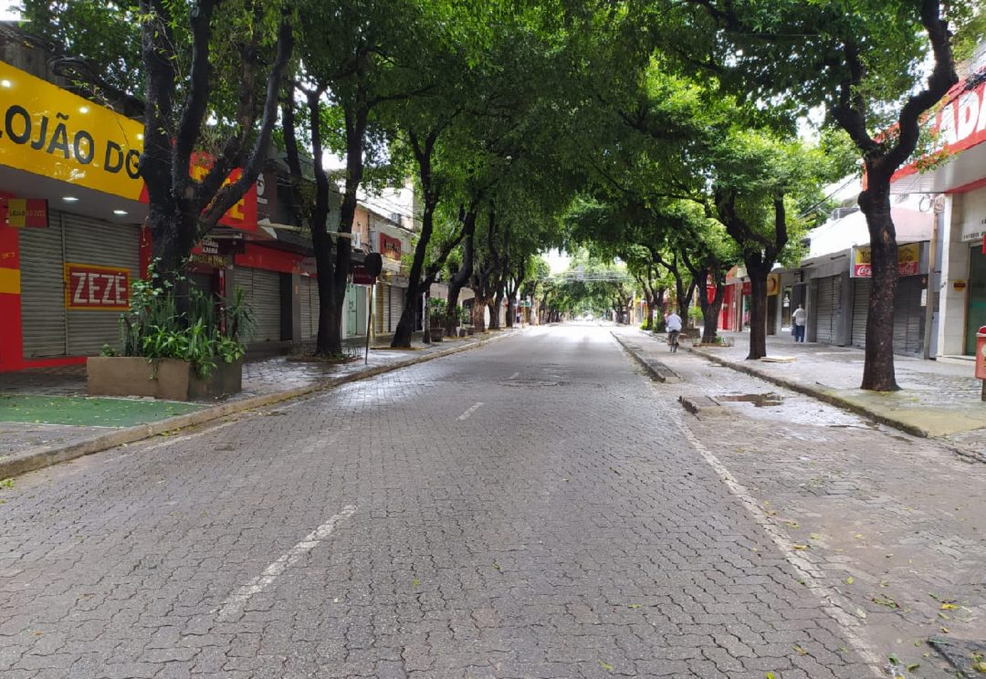 prefeito libera funcionamento do comércio em valadares