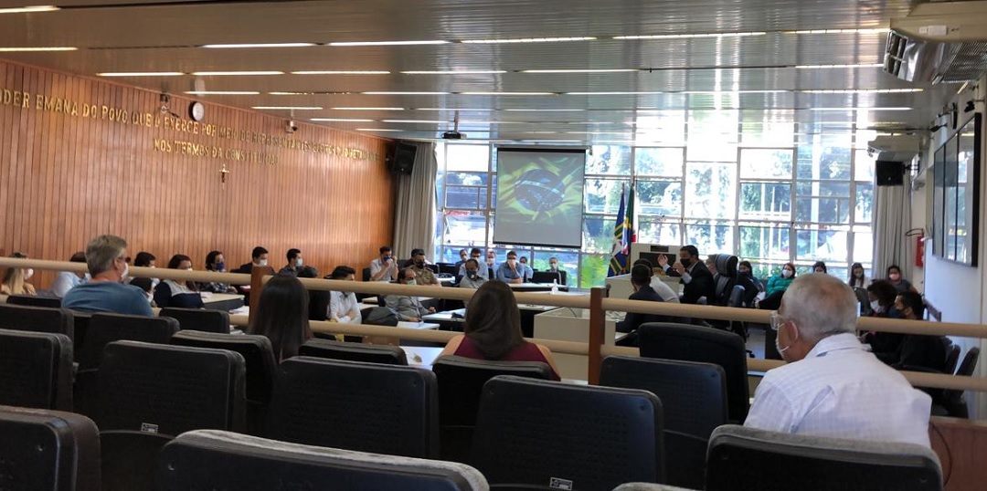 reunião promotor e hospitais Inquérito civil apura protocolo para tratamento da Covid-19