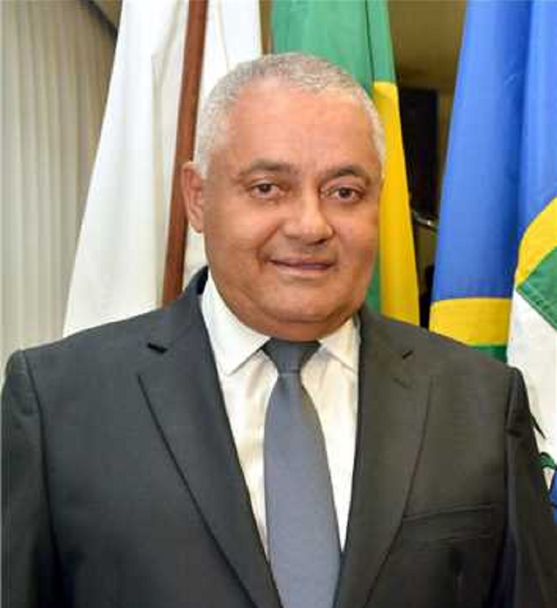 regino cruz deve ser o único candidato a presidente da câmara de valadares