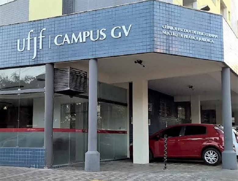 universitários criticam falta de ação da ufjf para retorno do internato