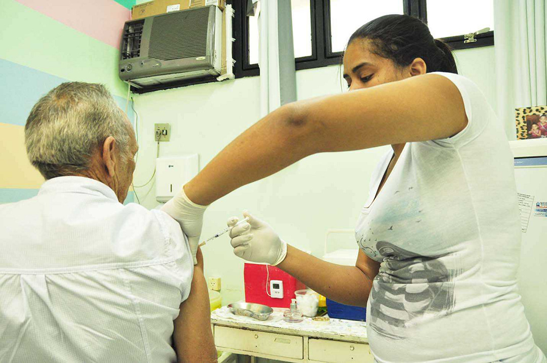 idosos com idade acima de 78 começam ser vacinados nesta terça, dia 16