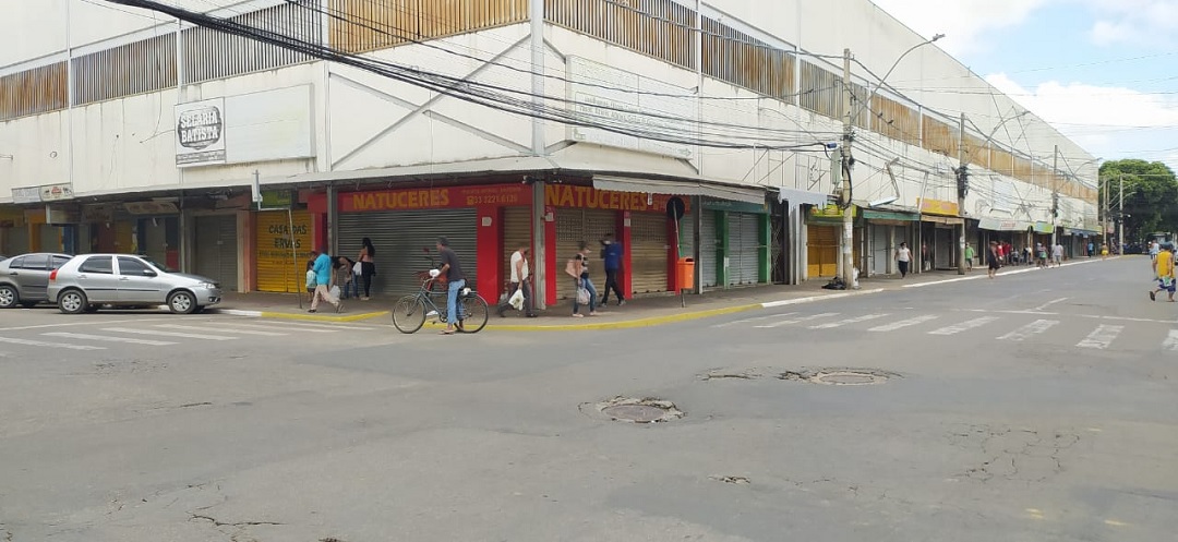 mercado municipal é interditado em gv