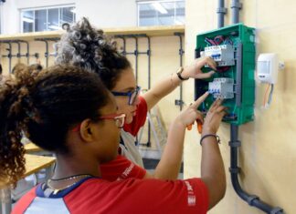Últimas vagas para os cursos de eletromecânica e eletrotécnica inscrições para cursos de eletromecânica e eletrotécnica foram prorrogadas até o dia 13 de agosto