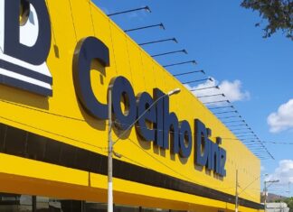 Queda de mezanino deixa sete feridos no Coelho Diniz de Valadares mezanino do depósito do supermercado CD do são raimundo fere quatro pessoas