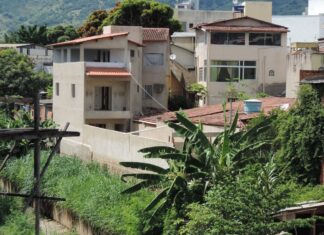 Fiscal da Prefeitura pode ter facilitado construção irregular em Valadares fiscal da prefeitura de gv pode ter recebido propina para facilitar construção irregular