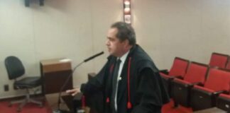 oab de minas faz ato de desagravo pró advogado mauro bonfim