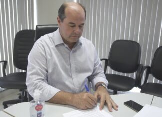 STF confirma: Prefeitura de Valadares terá que exonerar servidores comissionados Prefeito de gv terá que exonerar servidores em cargos comissionados