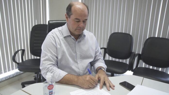 Prefeito de gv terá que exonerar servidores em cargos comissionados