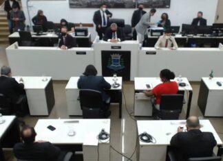 Bancada governista aprova projeto e mantém apadrinhados nos cargos câmara mantém apadrinhados nos cargos