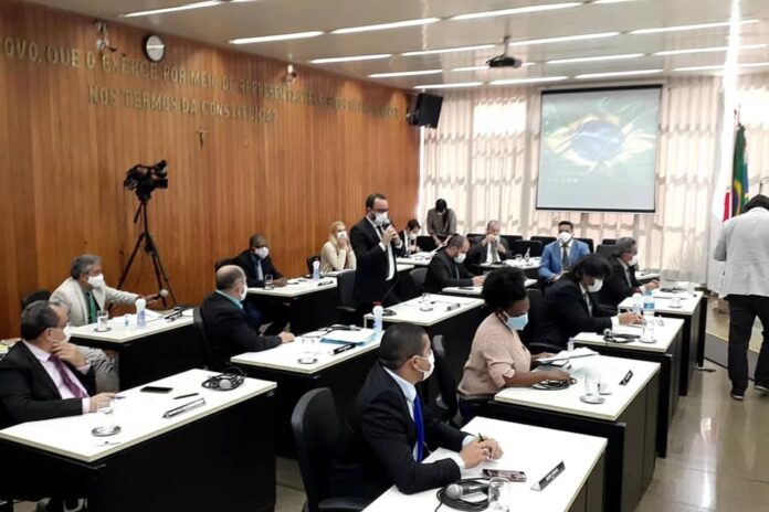 projeto que mantém apadrinhados no governo será votado hoje
