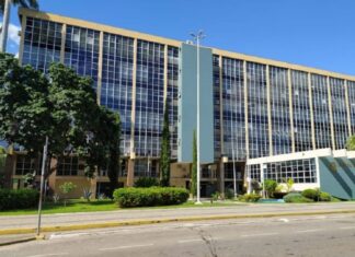 Metade do 13º salário do servidor de Valadares já está na conta servidores valadares recebem metade do 13º salário