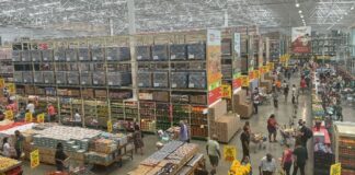 apae de valadares recebe 86 mil de projeto troco solidário da rede mart minas