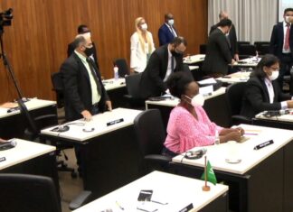 Bancada governista rejeita audiência pública para discutir rateio do Fundeb vereadores governistas rejeitam audiência pública para discutir rateio do fundeb