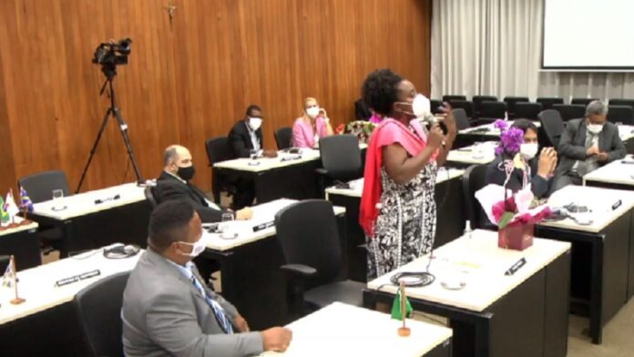 gilsa defende tribuna livre e alfineta vereadores