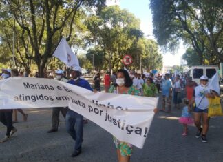 Atingidos por barragens fazem protesto em Valadares atingidos por barragens protestam em valadares