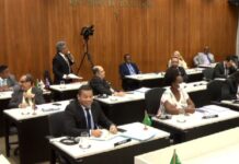 Fim da Tribuna Livre: vereadores encolhem participação popular na Câmara fim da tribuna livre na câmara de valadares