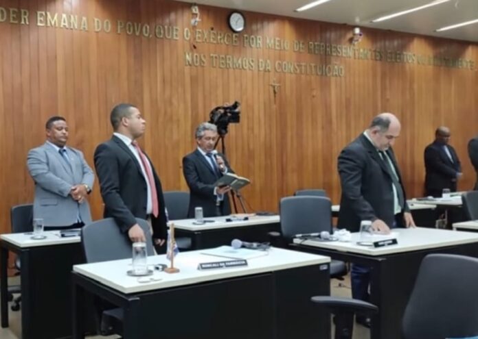 fim da tribuna livre será votado hoje