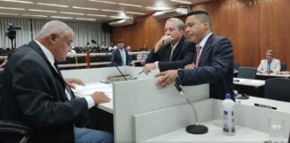 vereadores se dão mais 2,5% de aumento salarial