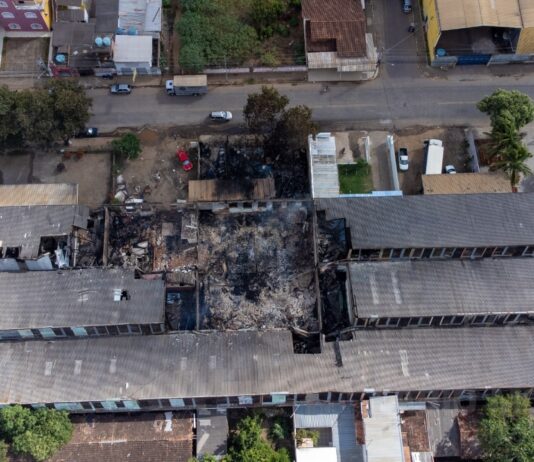 incêndio em galpão no universitário em valadares